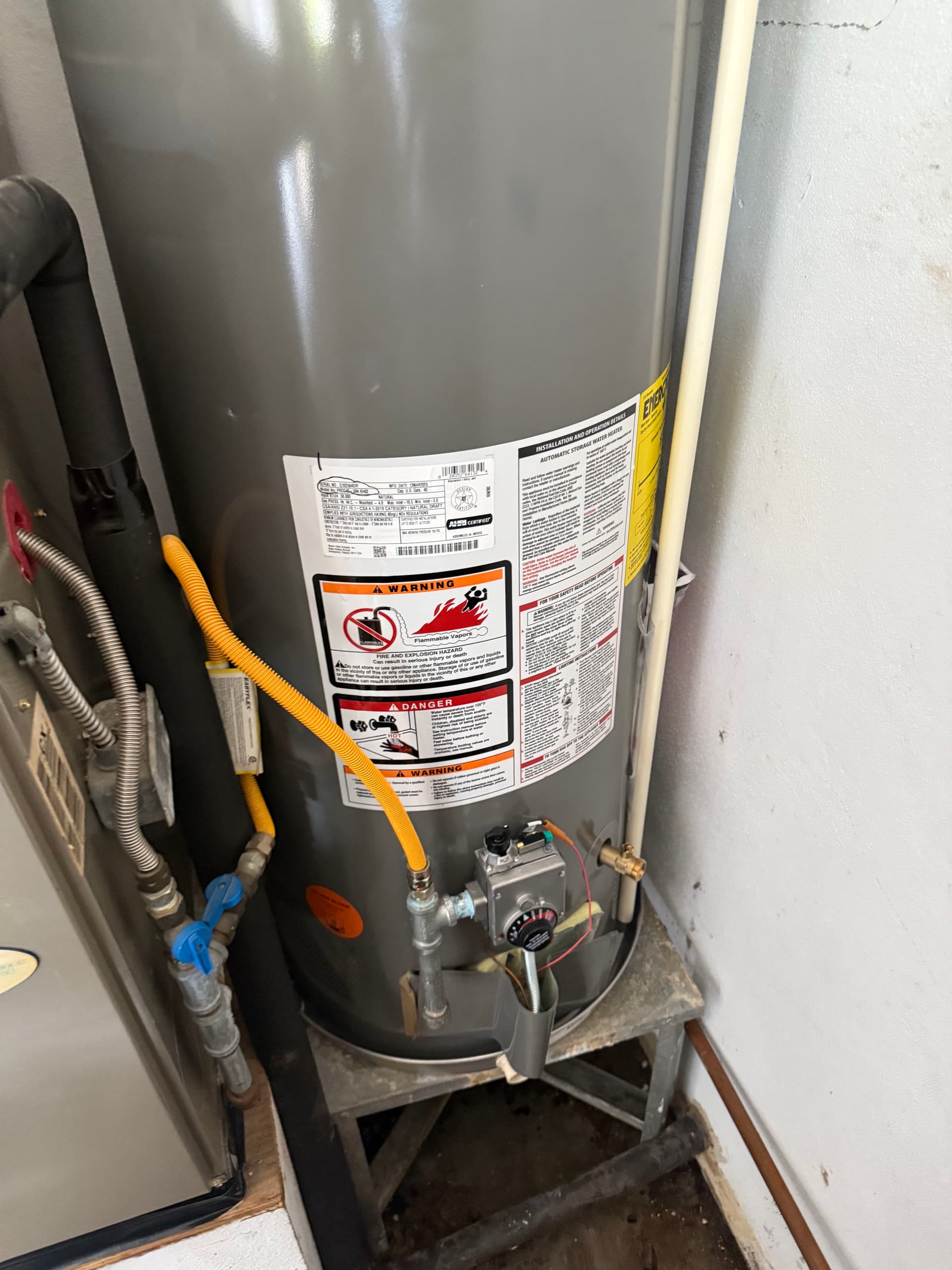 Gallery photos for Efficient Installation of a Rheem 40-Gallon Water Heater: Image #2