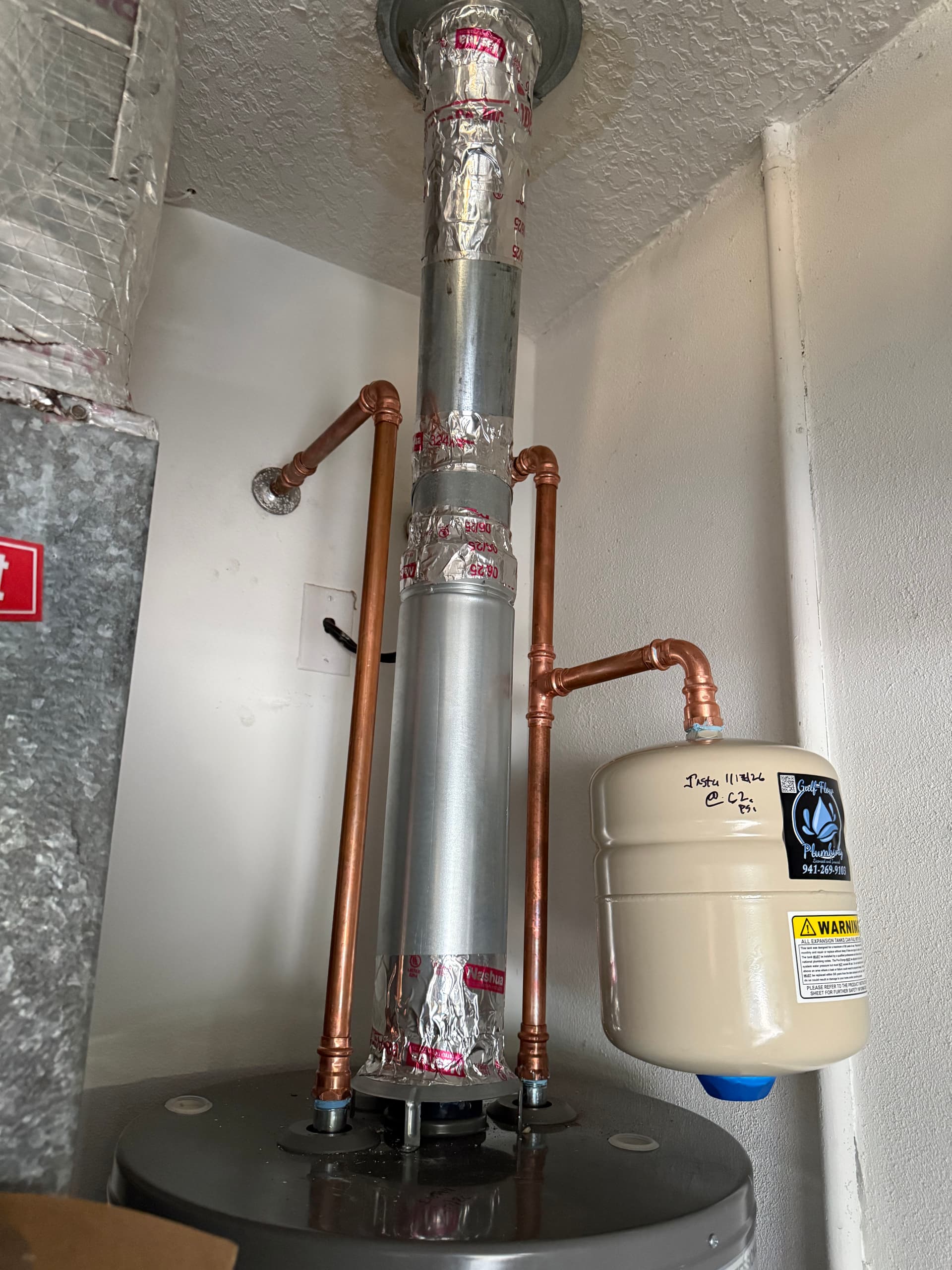 Gallery photos for Upgrading Efficiency with a New Rheem Water Heater: Image #2