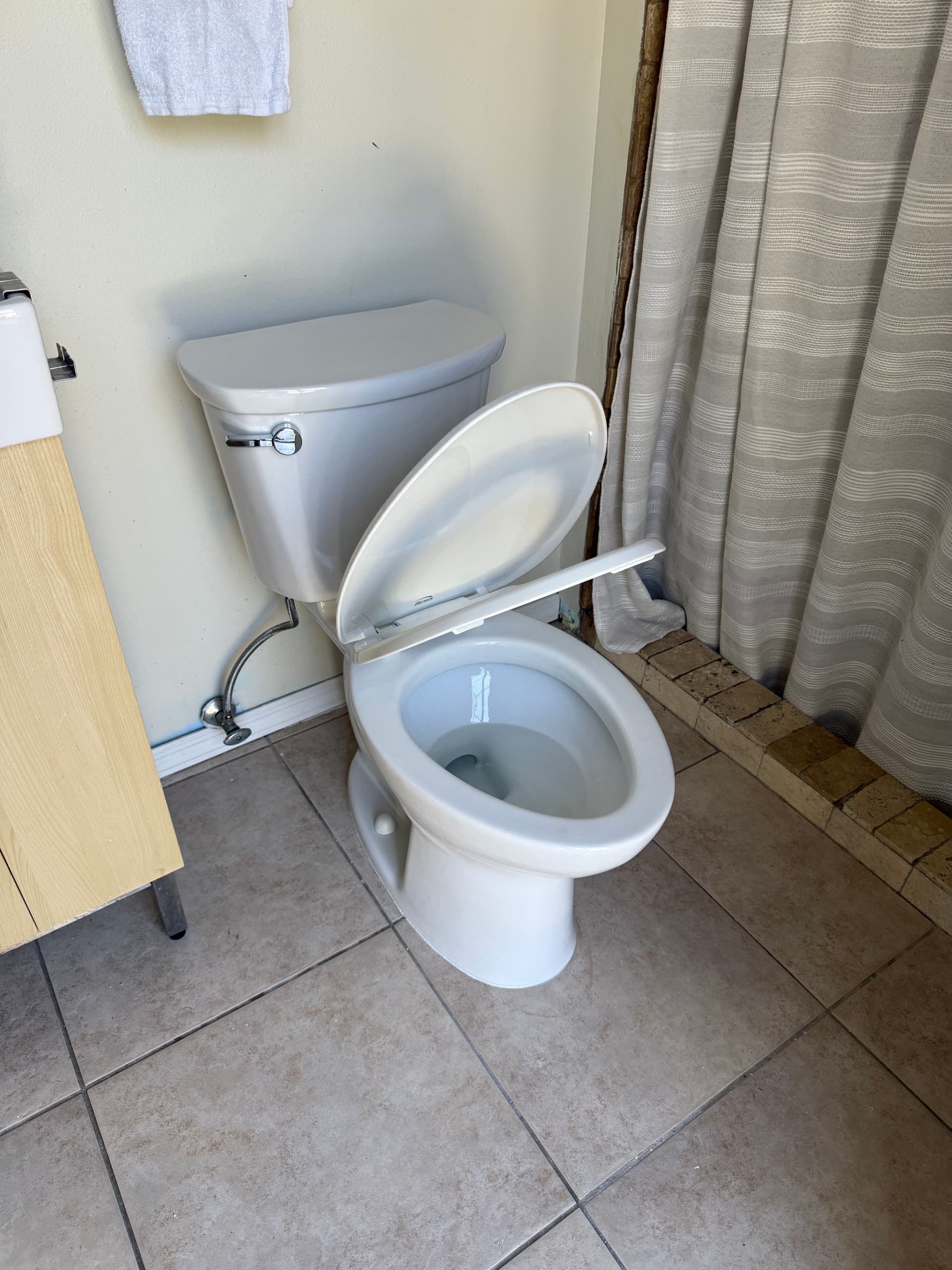 Gallery photos for Sleek New Toilet Installation with American Standard Pro Cadet: Image #4